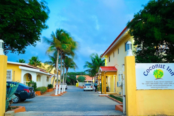 Coconut Inn (Oranjestad)